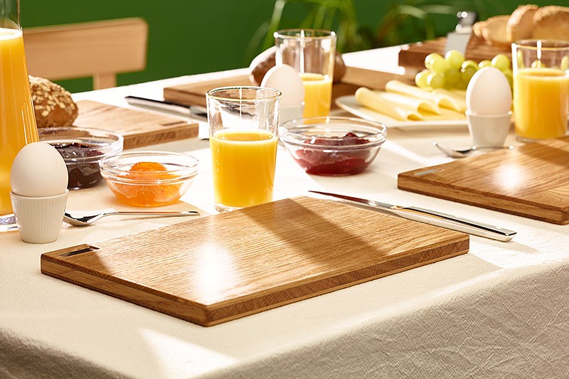 Frühstückstisch mit Frühstücksbrettchen Eiche