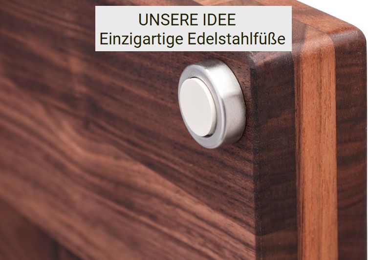 Massivholzschneidebrett Nussbaum dreilagig mit montiertem gummiertem Edelstahlfuß