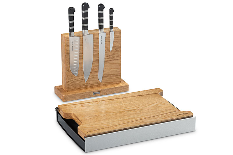 Messerblock Eiche mit 4 Dickmessern 1905 und Schneidebrett mit Auffangschalen in Eiche