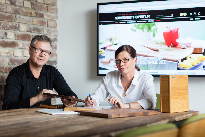 Jochen Brüning und Bettina Ehling Schneidebrett-Experte